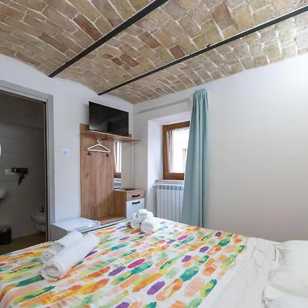 Le Coste Nocleg ze śniadaniem 3*