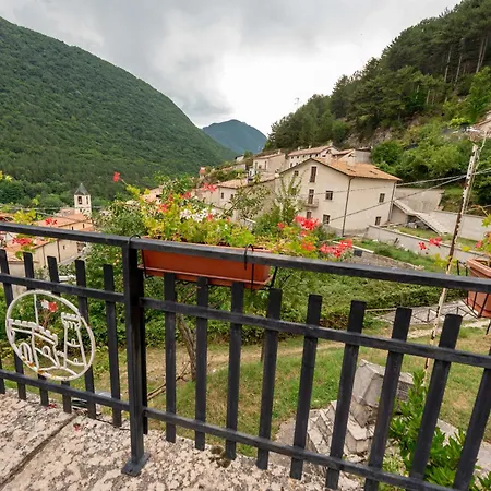 Le Coste Nocleg ze śniadaniem Villetta Barrea